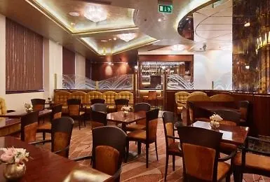 西方普拉哈威尔逊酒店 酒店